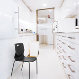 Silla de cuatro patas T36 V en color negro con asiento minimalista de hjh OFFICE