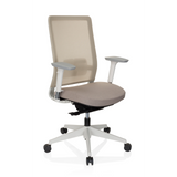 Beiger Profi-Bürostuhl PURE WHITE mit Netzrücken und Fußkreuz mit fünf Rollen von hjh OFFICE – 360-Grad-Ansicht (schräge Frontansicht 40°)