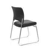 Silla de confidente negra CASPI V con tapizado acolchado y estructura de patín de hjh OFFICE – vista de 360° (vista trasera en diagonal 120°)