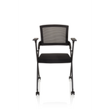 Silla plegable PRIORITY II negra con respaldo de malla, reposabrazos y cuatro ruedas de hjh OFFICE – vista de 360° (vista frontal 0°)