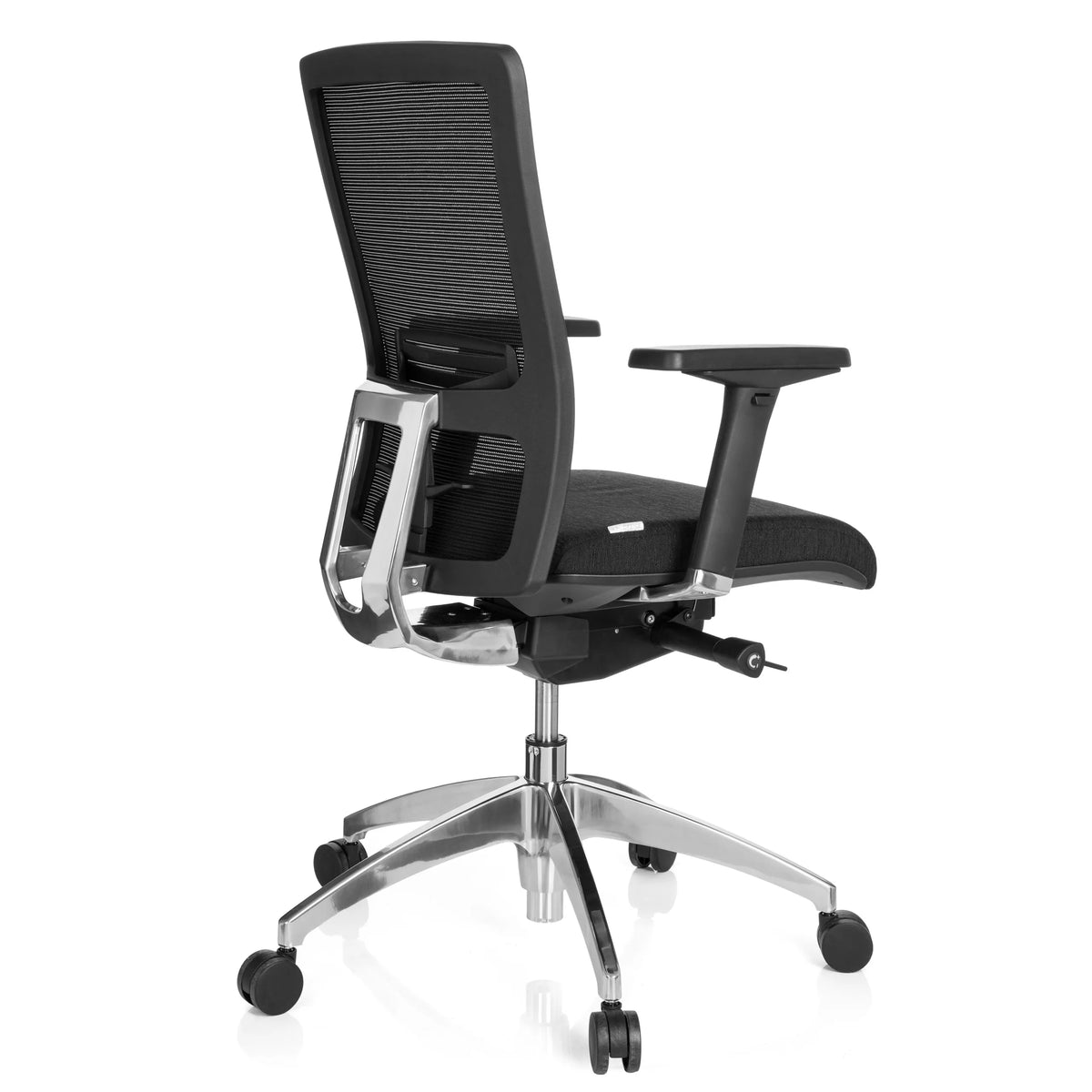 Silla de oficina profesional ASTRA BASE N negra con respaldo de malla y base brillante de cinco ruedas de hjh OFFICE – vista de 360° (vista trasera en diagonal 120°)
