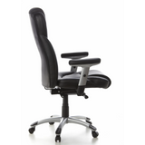 Sillón de oficina profesional EMBASSY 200 L negro con reposabrazos y base plateada de cinco ruedas de hjh OFFICE – vista de 360° (vista lateral 100°)