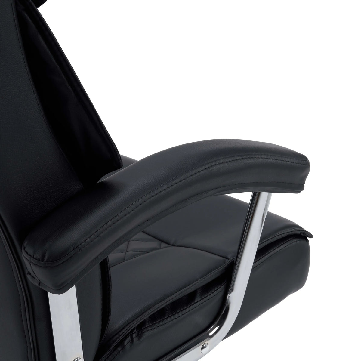 Reposabrazos acolchado con estructura de cromo de la Silla Home Office Relax Prestio en negro de MyBuero