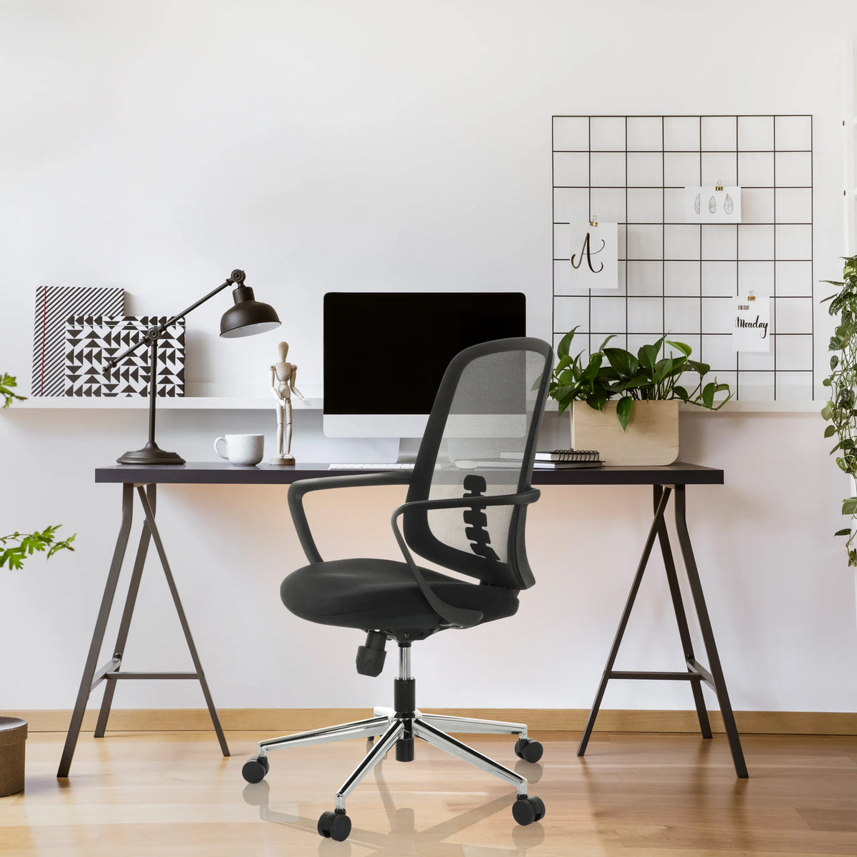 Silla Home Office SEDIOLO B negra con respaldo de malla y reposabrazos de hjh OFFICE