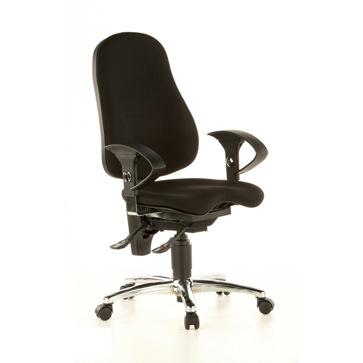 Silla de oficina profesional SITNESS 10 negra con reposabrazos y base de cinco ruedas de Topstar – vista de 360° (vista frontal en diagonal 40°)