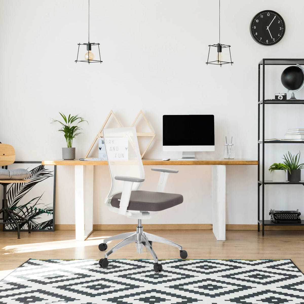 Silla de oficina profesional ASPEN WHITE en gris y blanco con respaldo y reposabrazos blancos de hjh OFFICE