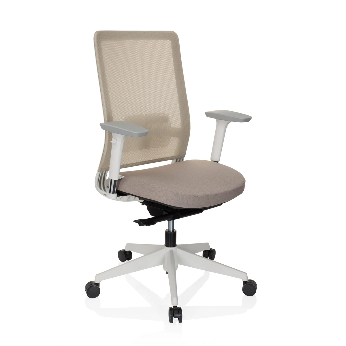 Silla de oficina profesional PURE WHITE beige con respaldo de malla y base de cinco ruedas de hjh OFFICE – vista de 360° (vista frontal en diagonal 40°)
