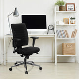 Silla de oficina profesional PRO-TEC 350 negra con reposabrazos delante de un escritorio blanco en una oficina en casa de hjh OFFICE