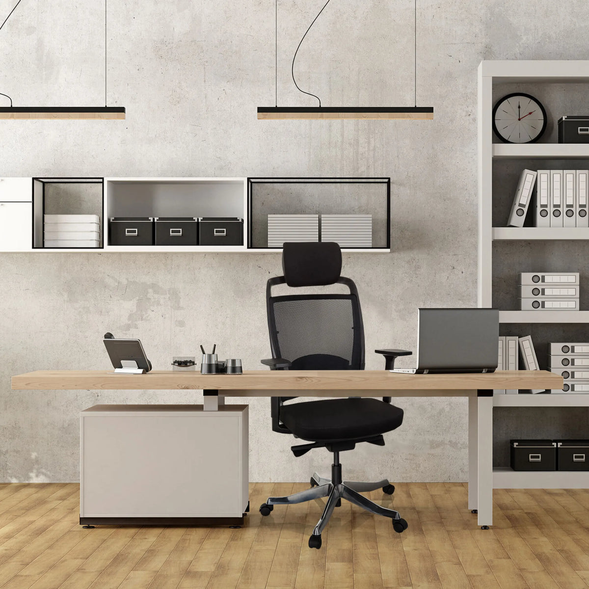 Silla de oficina profesional IKAST I negra con respaldo de malla y reposabrazos de hjh OFFICE