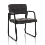 Silla de confidente negra ZANTA B PU con tapicería acolchada y reposabrazos de hjh OFFICE – vista de 360° (vista frontal en diagonal 30°)