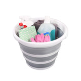 Contenedor plegable CLEAN SILR en gris y blanco con utensilios de limpieza como botellas pulverizadoras y guantes de hjh OFFICE