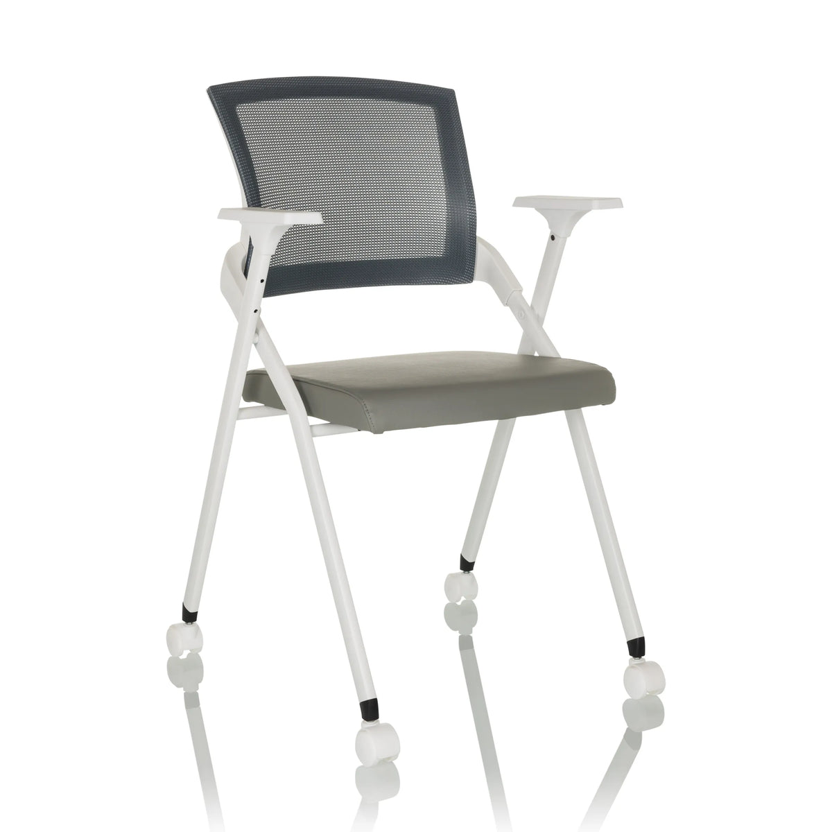 Silla plegable PRIORITY II W PU gris con respaldo de malla, reposabrazos y ruedas de hjh OFFICE – vista de 360° (vista frontal en diagonal 30°)