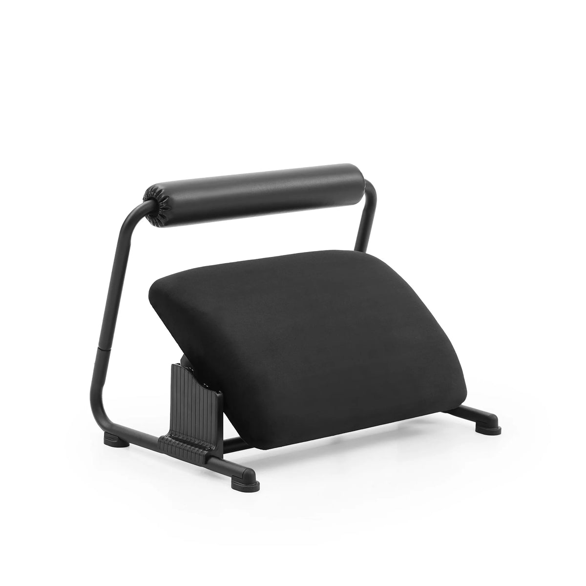 Reposapiés negro Podi Velvet con superficie acolchada y una barra de sujeción superior de hjh OFFICE – vista de 360° (vista frontal 0°)