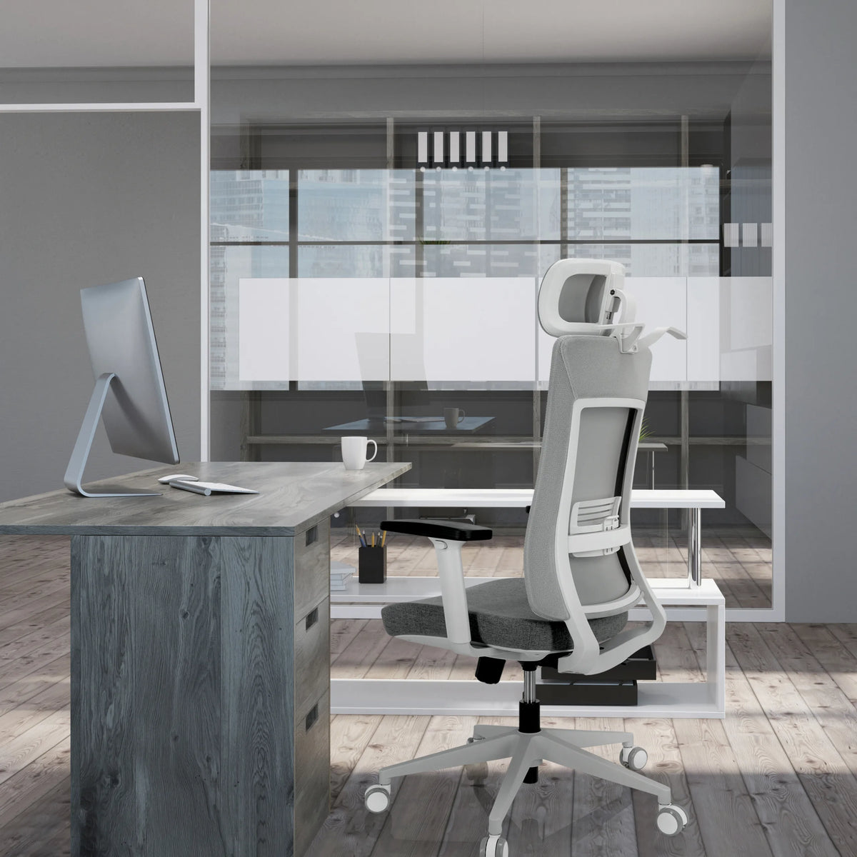 Silla de oficina profesional COMFIO WMH gris con reposacabezas y reposabrazos en un escritorio de hjh OFFICE