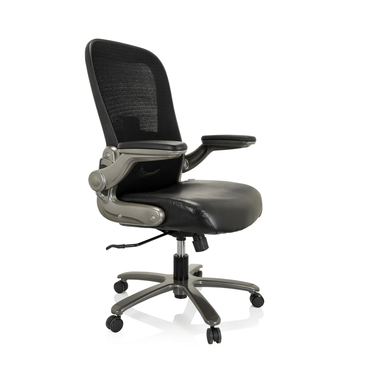 Silla giratoria XXL INSTRUCTOR T I en color negro con respaldo de malla, asiento de cuero sintético y base de cinco ruedas de hjh OFFICE – vista de 360° (vista frontal en diagonal 60°)
