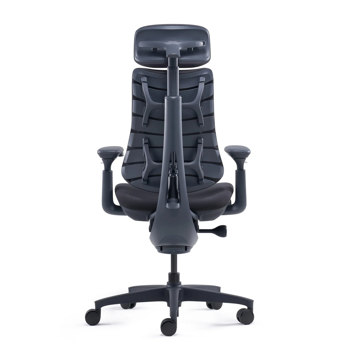 Vista posterior de la Silla alta gama LiberNovo Omni en negro con reposacabezas y base con ruedas de Libernovo