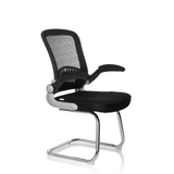 Silla de viga voladiza FLYER PRO V negra con respaldo de malla, reposabrazos y estructura de patines de hjh OFFICE – vista de 360° (vista frontal en diagonal 60°)