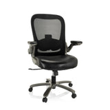 Silla giratoria XXL INSTRUCTOR T I en color negro con respaldo de malla, asiento de cuero sintético y base de cinco ruedas de hjh OFFICE – vista de 360° (vista frontal 20°)