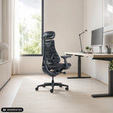Silla alta gama LiberNovo Omni de color negro en un escritorio regulable en altura de Libernovo (imagen generada por IA)