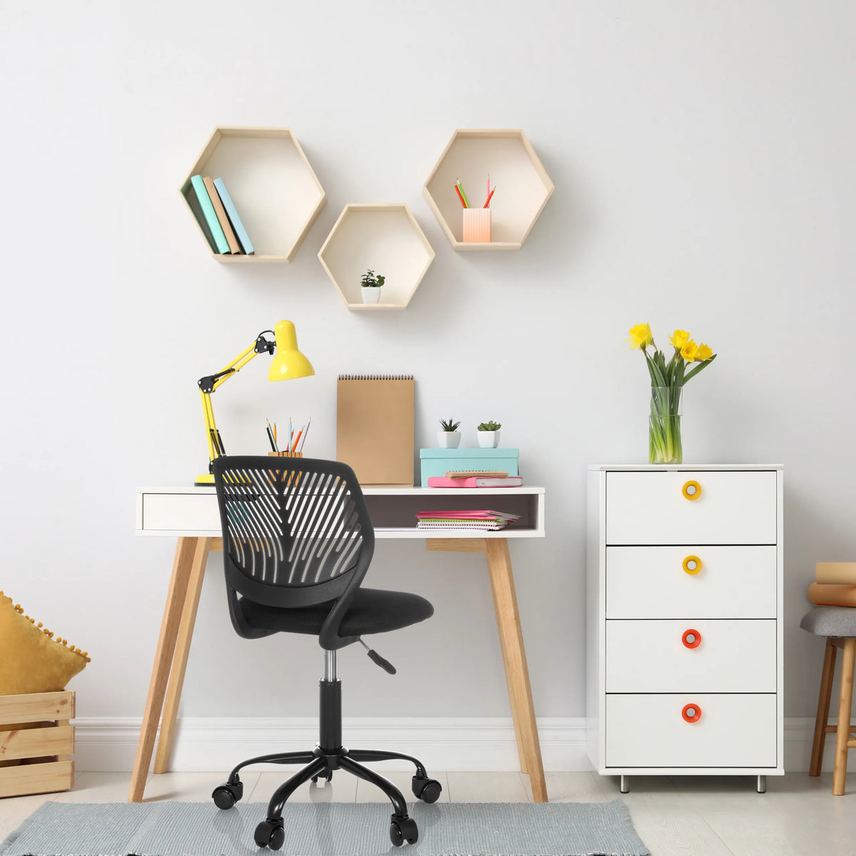 Silla giratoria para niños KID QB negra con respaldo de malla y ruedas de hjh OFFICE