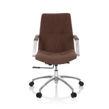 Silla Home Office SARANTO II de color marrón medio con reposabrazos y base de cinco ruedas de hjh OFFICE – vista de 360° (vista frontal 0°)