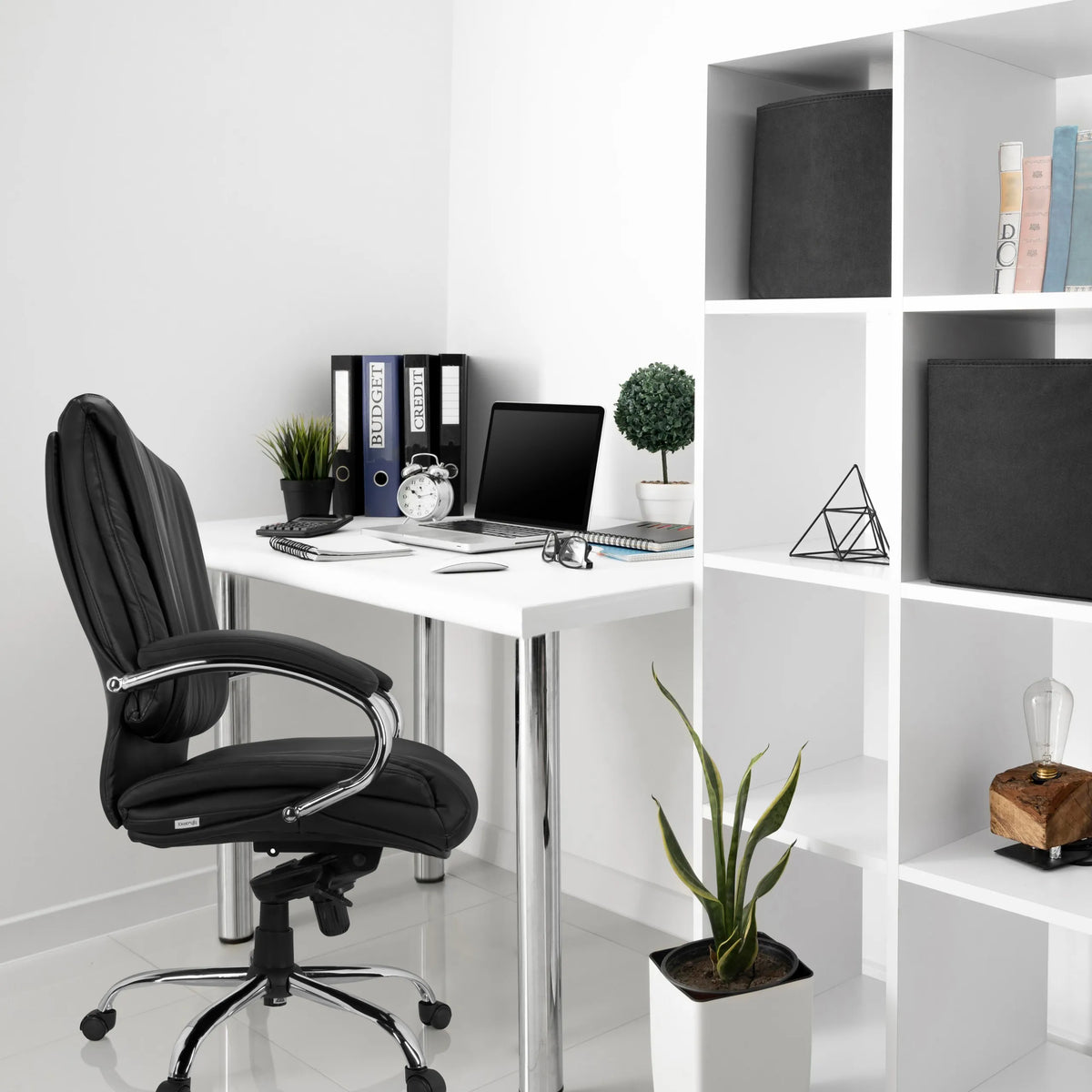 Silla giratoria XXL H 100 de cuero sintético negro con base cromada de hjh OFFICE