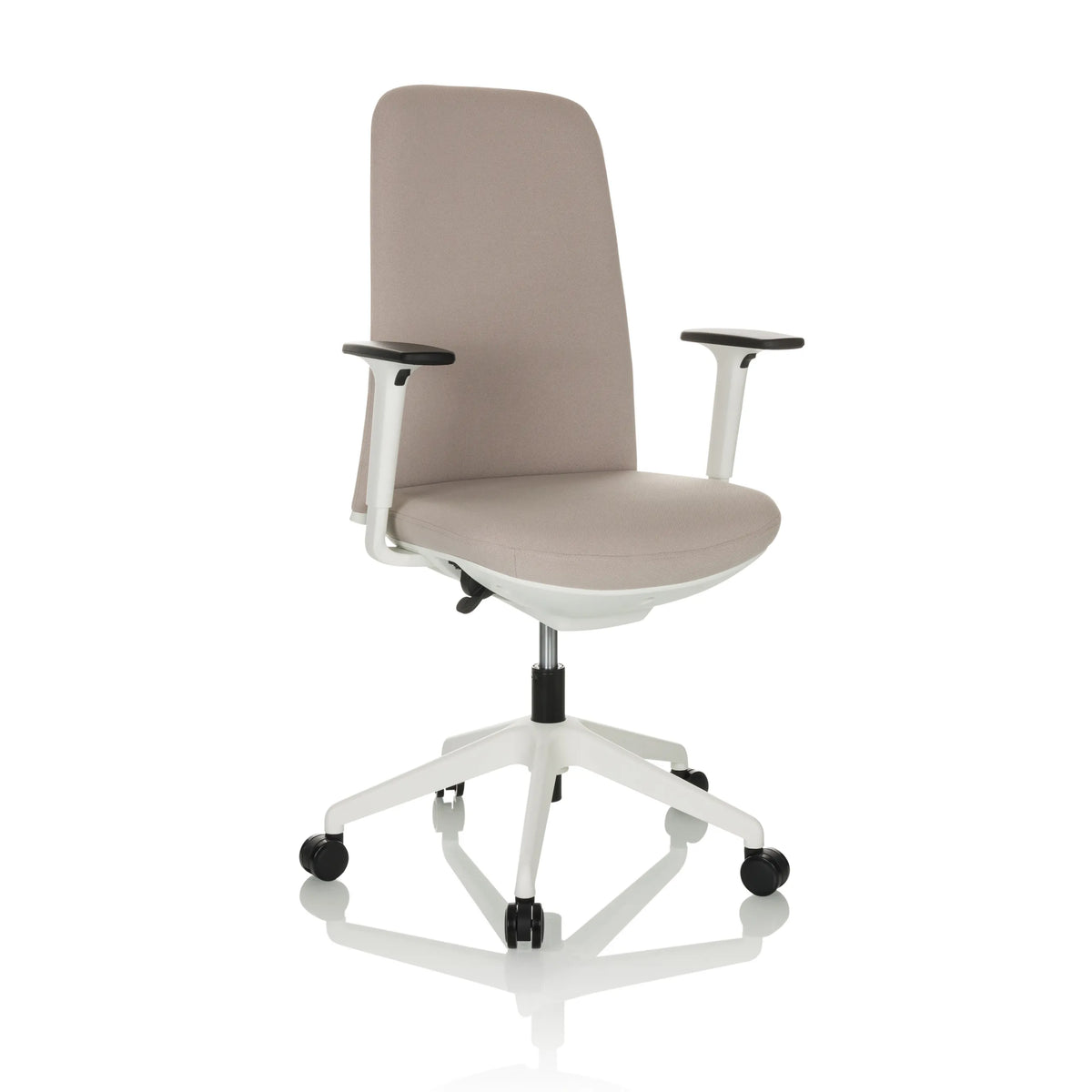 Silla de oficina profesional NESTORA beige con reposabrazos y base blanca de cinco ruedas de hjh OFFICE – vista de 360° (vista frontal en diagonal 30°)