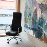 Sillón de alta gama ASPERA 20 en negro con tapicería acolchada y estructura de cromo de hjh OFFICE