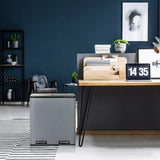 Papelera gris Clean 13 con dos compartimentos de 30 litros y asas de hjh OFFICE