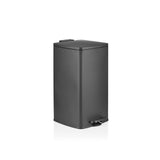 Papelera negra Clean Step 4 con tapa y pedal de hjh OFFICE – vista de 360° (vista frontal en diagonal 45°)