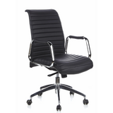 Sillón de oficina profesional ASPERA 10 negro con costuras, reposabrazos y base de cinco ruedas de hjh OFFICE – vista de 360° (vista frontal en diagonal 40°)