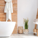 Planta artificial CORTADERIA I en una cesta beige con hierbas verdes de hjh OFFICE