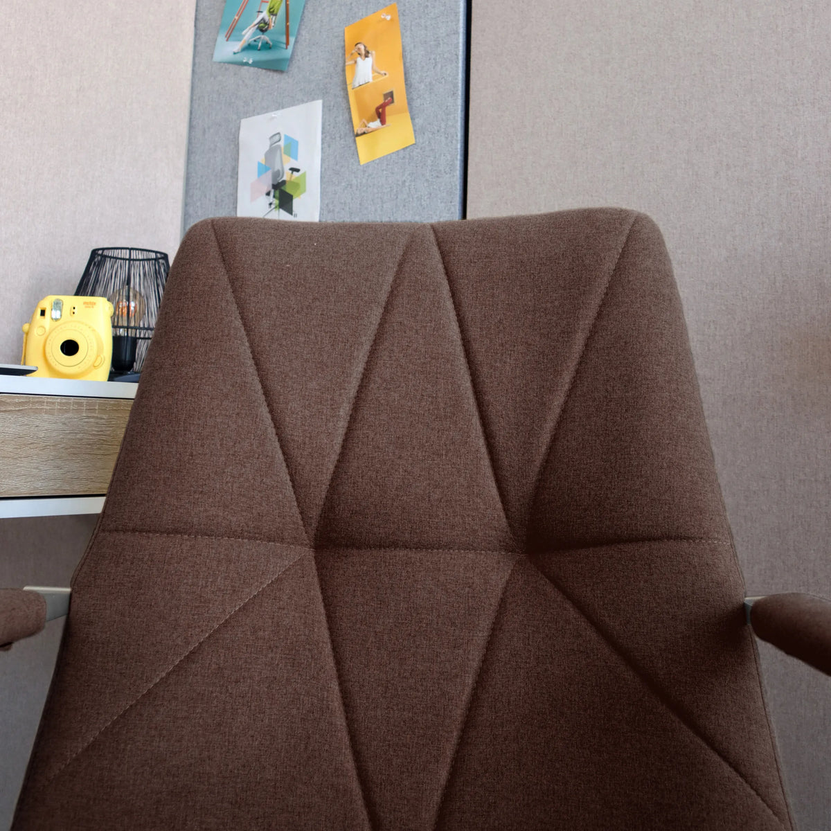 Tapicería de tela marrón medio con costuras decorativas de la Silla Home Office SARANTO II de hjh OFFICE