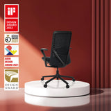 Silla alta gama VERVIO negra con respaldo de malla sobre un pedestal blanco de hjh OFFICE