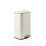 Papelera Clean 1 beige con apertura de pedal y tapa plana de hjh OFFICE – vista de 360° (vista frontal en diagonal 45°)
