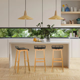 Tres taburetes de bar LONSO W con estructura de roble y asientos negros de hjh OFFICE