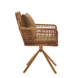 Silla tapizada marrón Tavaro Korvik con estructura trenzada, cojín y cuatro patas abiertas de hjh LIVING