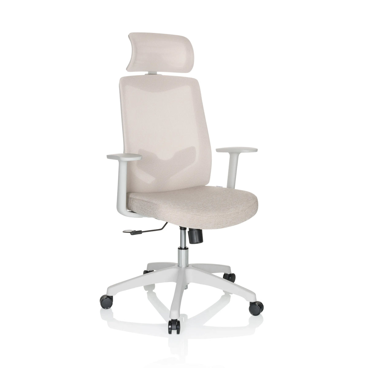 Silla Home Office MIKEO W beige con reposacabezas y base blanca de cinco ruedas de hjh OFFICE – vista de 360° (vista frontal en diagonal 30°)
