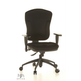 Silla de oficina profesional WELLPOINT 30 K2 negra con reposabrazos y base de cinco ruedas de Topstar – vista de 360° (vista frontal 20°)