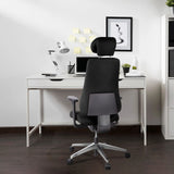 Vista posterior de la Silla de oficina profesional PRO-TEC 400 en negro con reposacabezas y reposabrazos de hjh OFFICE