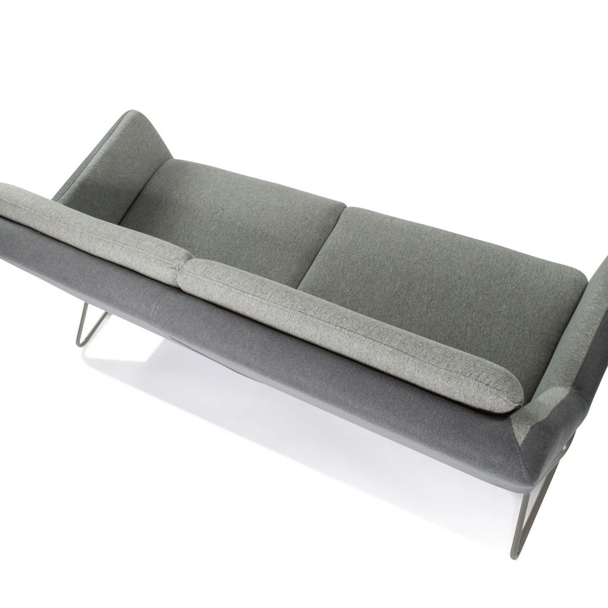 Sofá de diseño LAGUN en gris claro y gris oscuro, tres plazas, con patas metálicas delgadas de hjh OFFICE