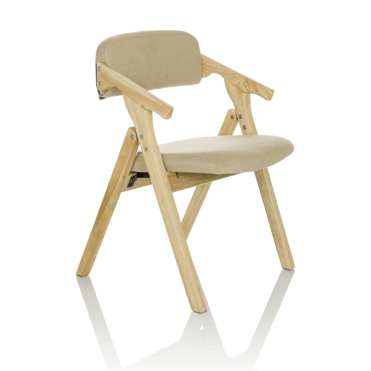 Silla plegable SCANDIO beige con reposabrazos y estructura de madera de hjh OFFICE – vista de 360° (vista frontal en diagonal 45°)