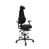 Silla de mostrador RESISTIO WORK negra con reposacabezas, aro reposapiés y base de cinco ruedas de hjh OFFICE – vista de 360° (vista frontal en diagonal 40°)