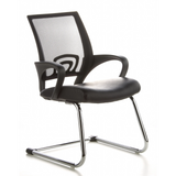 Silla de viga voladiza VISTO NET V negra con respaldo de malla, asiento acolchado y reposabrazos de hjh OFFICE – vista de 360° (vista frontal en diagonal 40°)