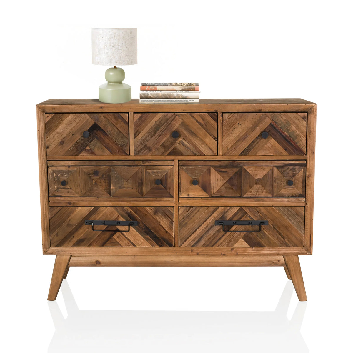 Aparador SANTJAGO WOOD XL de madera marrón oscuro con patrón de espiga y tiradores negros de hjh LIVING