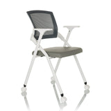 Silla plegable PRIORITY II W PU gris con respaldo de malla, reposabrazos y ruedas de hjh OFFICE – vista de 360° (vista frontal en diagonal 45°)