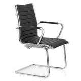 Silla de viga voladiza VEMONA V negra con costuras transversales y reposabrazos de cromo de hjh OFFICE – vista de 360° (vista frontal en diagonal 60°)
