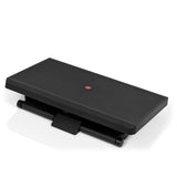 Reposapiés PIEDINO STRIPE PRO negro con superficie acanalada y botón rojo de hjh OFFICE – vista de 360° (vista frontal en diagonal 31°)