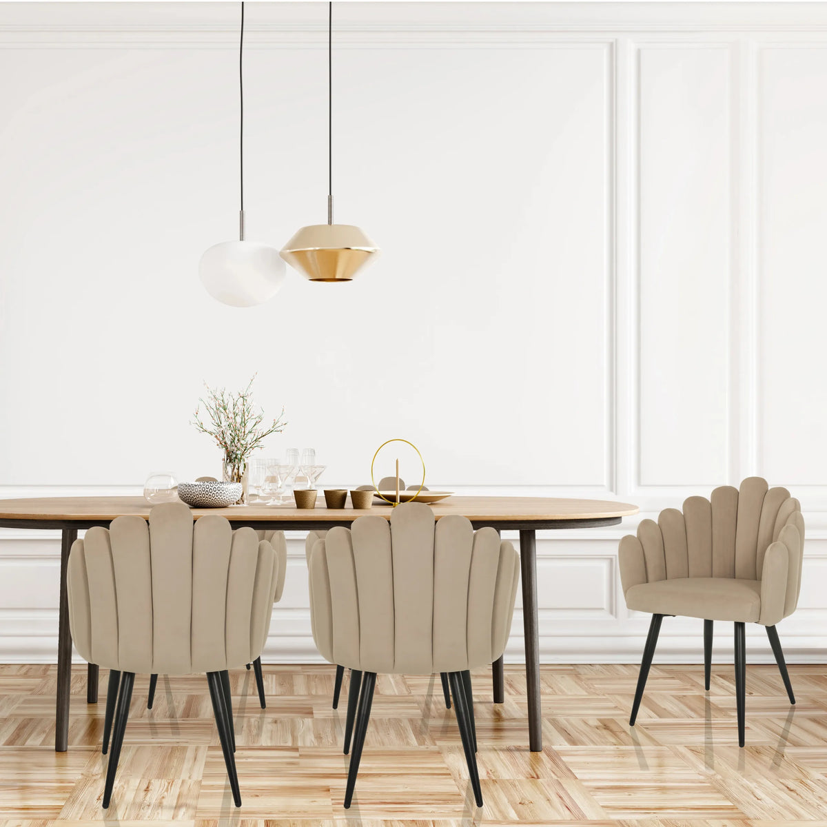 Sillas de comedor SCALLORE beige con respaldo en forma de concha y patas negras de hjh LIVING