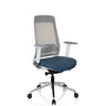 Silla de oficina profesional CHIARO T2 WHITE con respaldo de malla gris, asiento azul y estructura blanca de hjh OFFICE